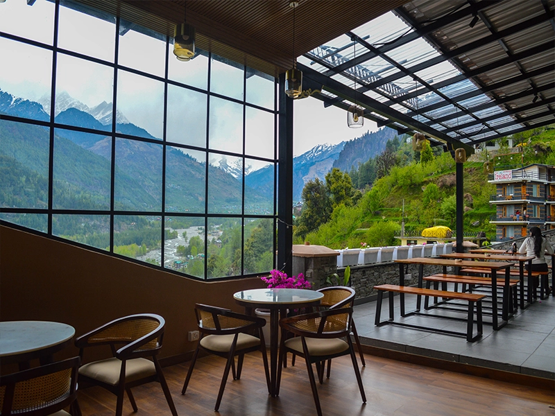 4 star hotels in manali The Khar-Terrace Cafe